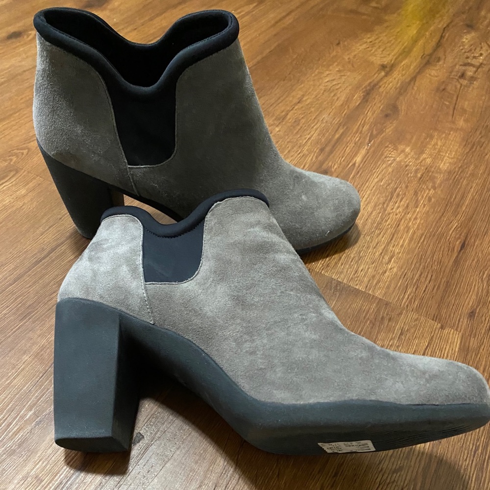 NWT Clarks Gray suede bootie